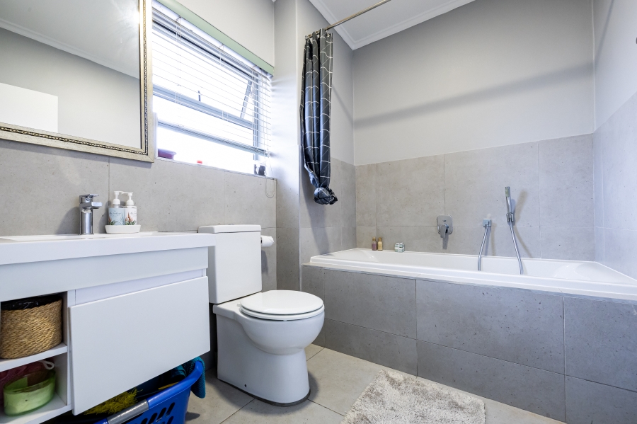 To Let 2 Bedroom Property for Rent in Century City Western Cape